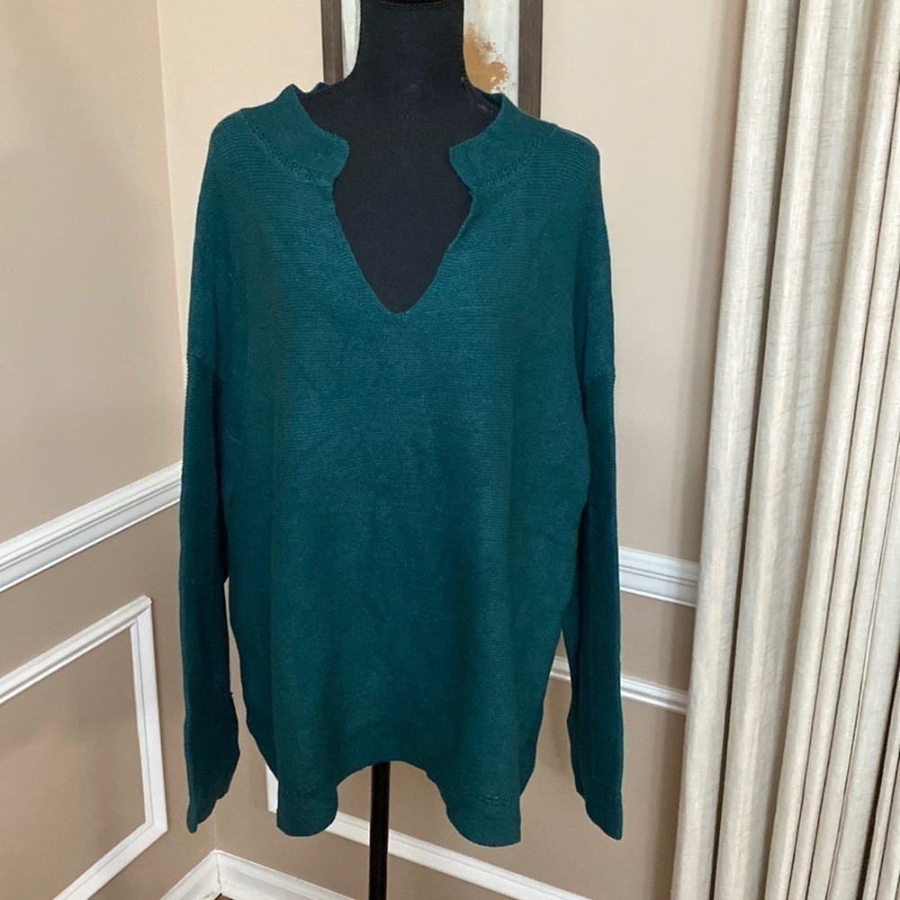 Listicle Large Green Sweater EUC